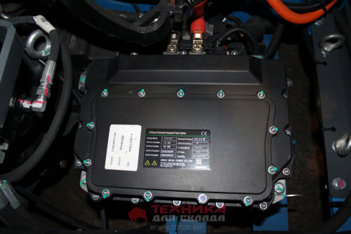 Электрический погрузчик DOLPHINLIFT  DLE 30 TX 60