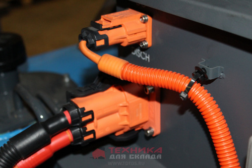 Электрический погрузчик DOLPHINLIFT  DLE 30 TX 60