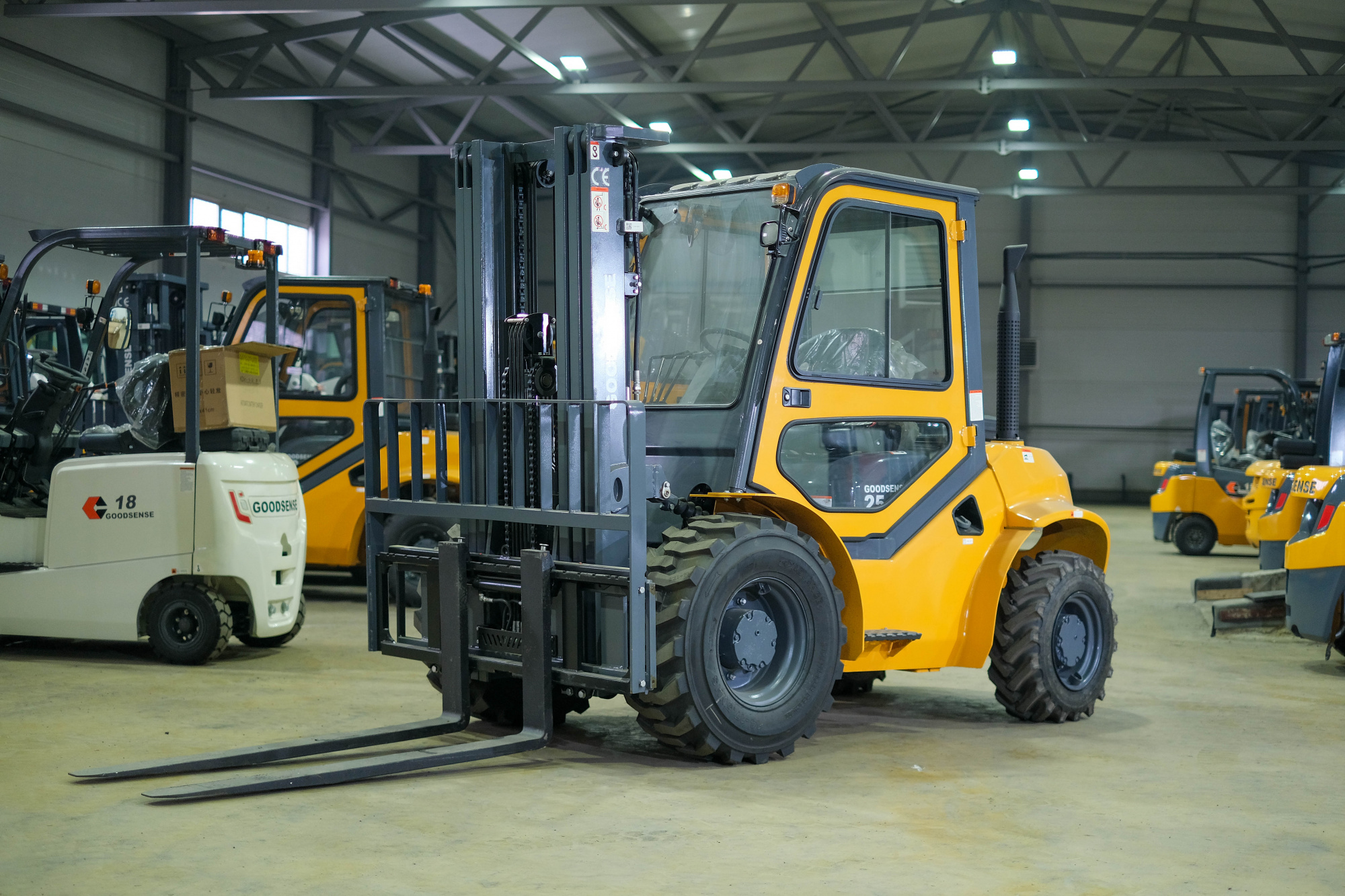 Дизельный погрузчик Goodsense  Внедорожный погрузчик GOODSENSE FD25G-X3 3000М 2,5Т 4WD XINCHAI АРТ 10200002
